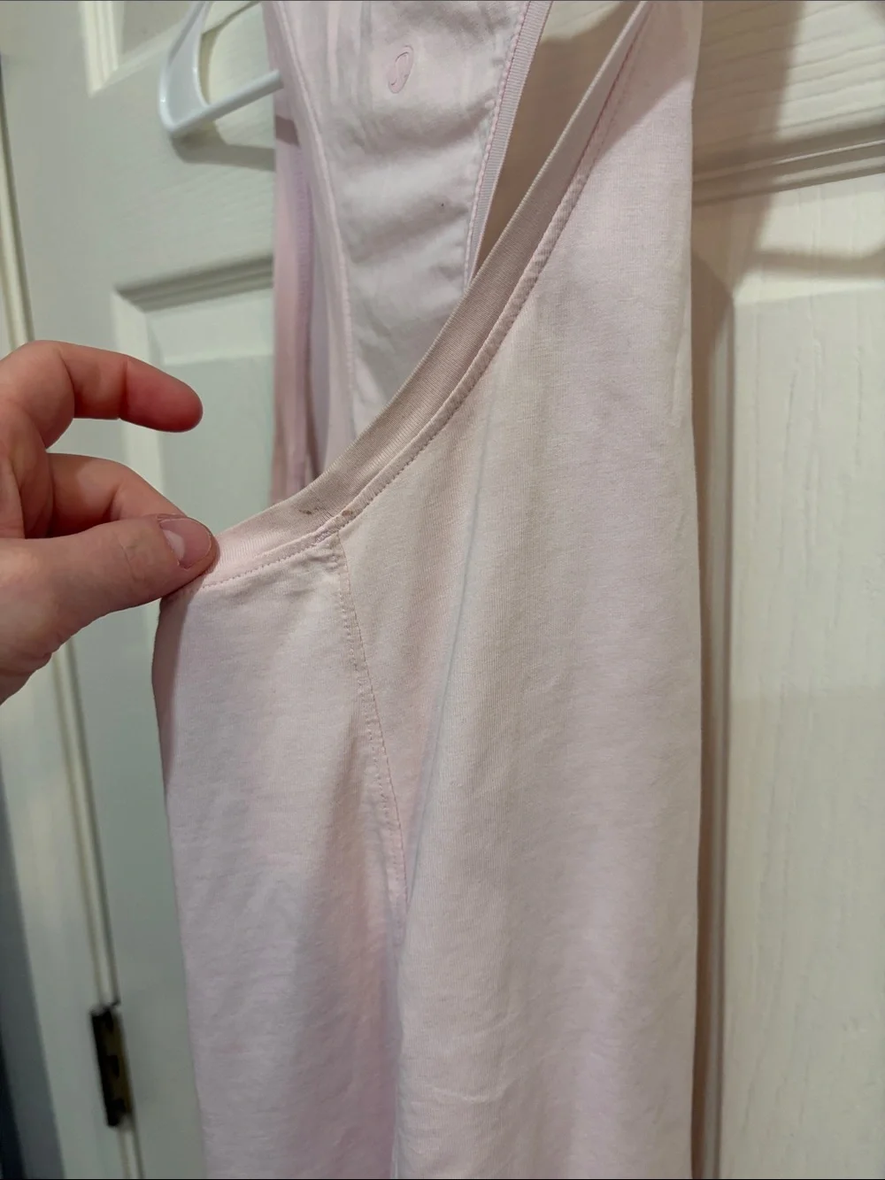 261. Lululemon Love Tank II Petals Pink 8 flaw